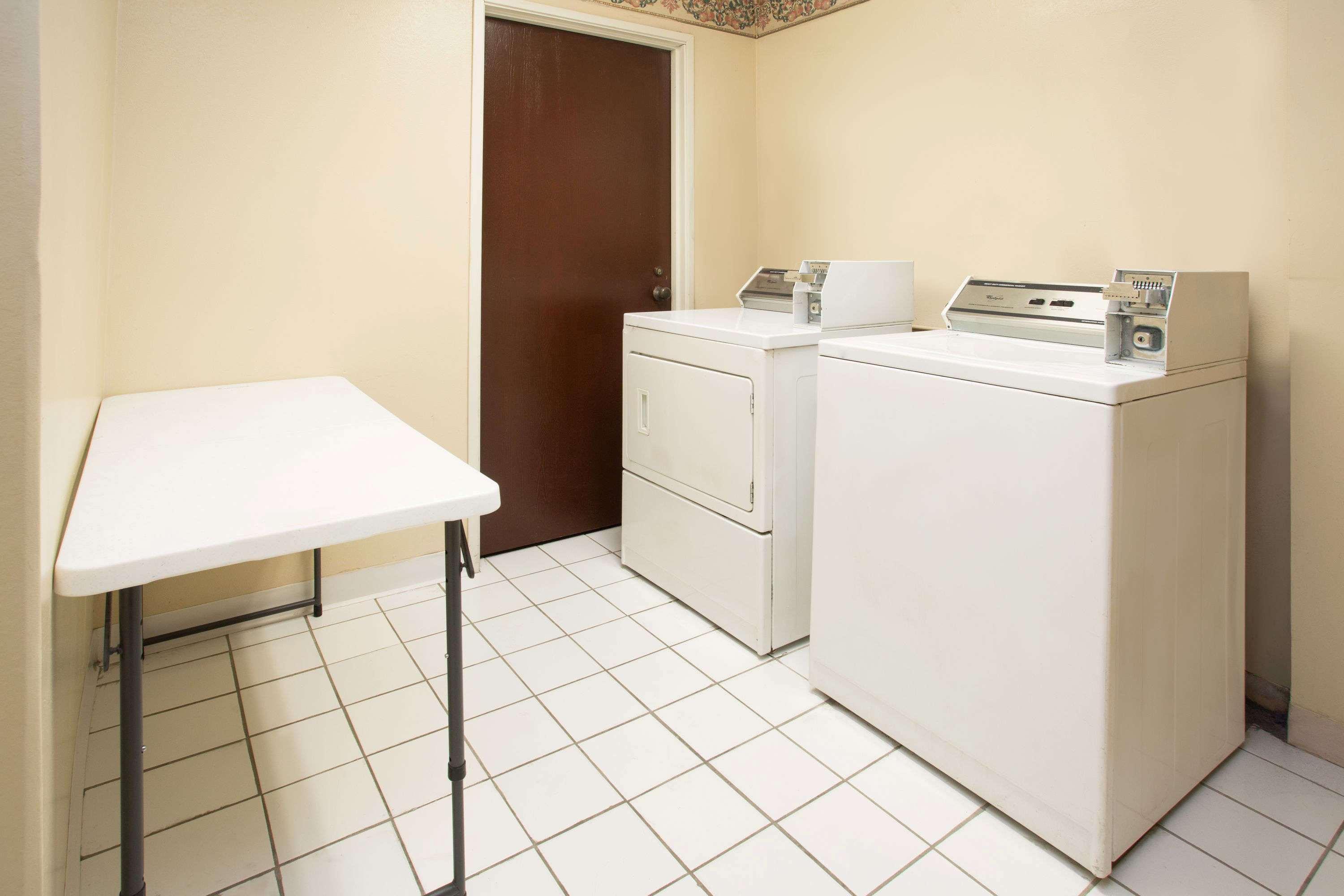 Travelodge By Wyndham Fort Myers Airport Zewnętrze zdjęcie