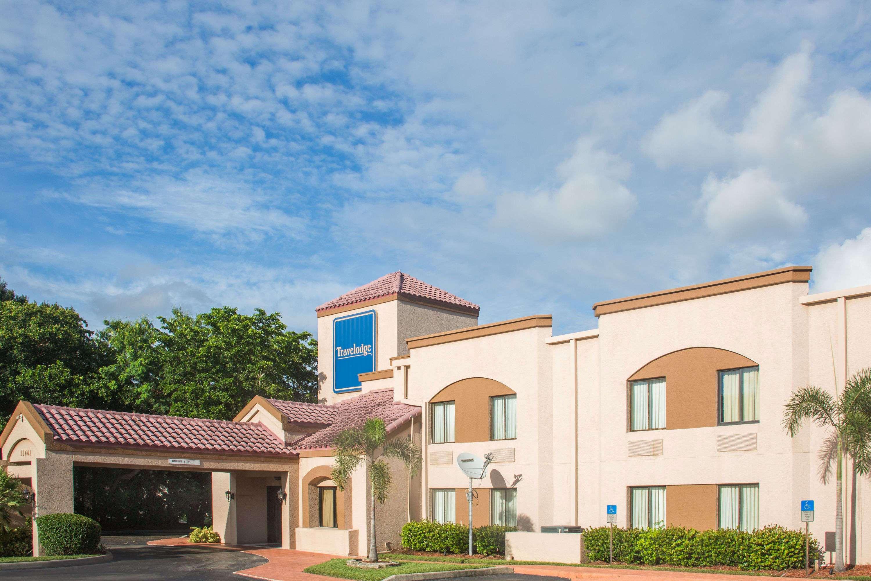 Travelodge By Wyndham Fort Myers Airport Zewnętrze zdjęcie